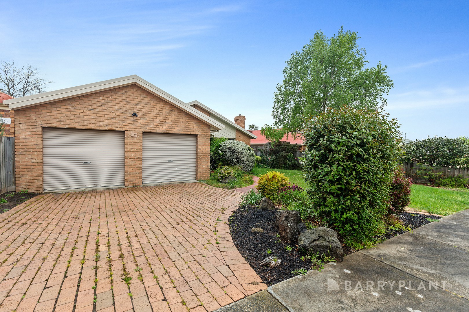 19 Edrington Park Drive, Berwick, VIC 3806, Berwick - Thumbnail 2