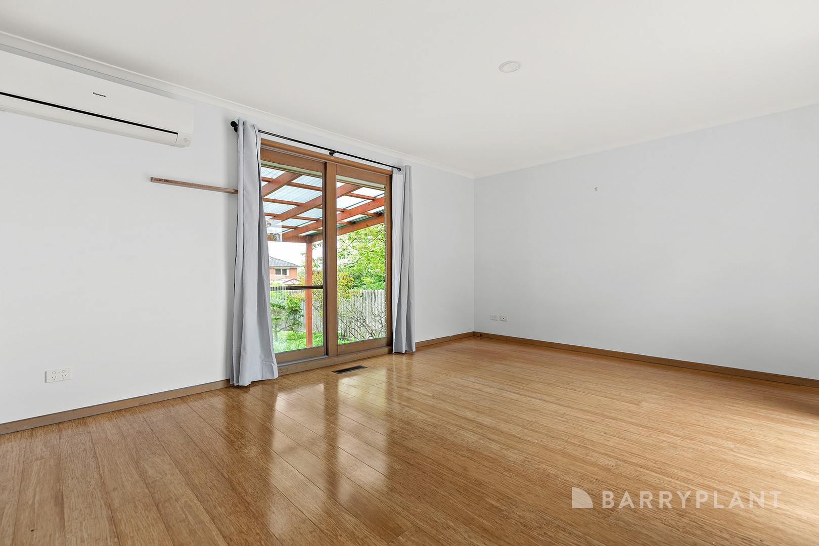 19 Edrington Park Drive, Berwick, VIC 3806, Berwick - Thumbnail 6
