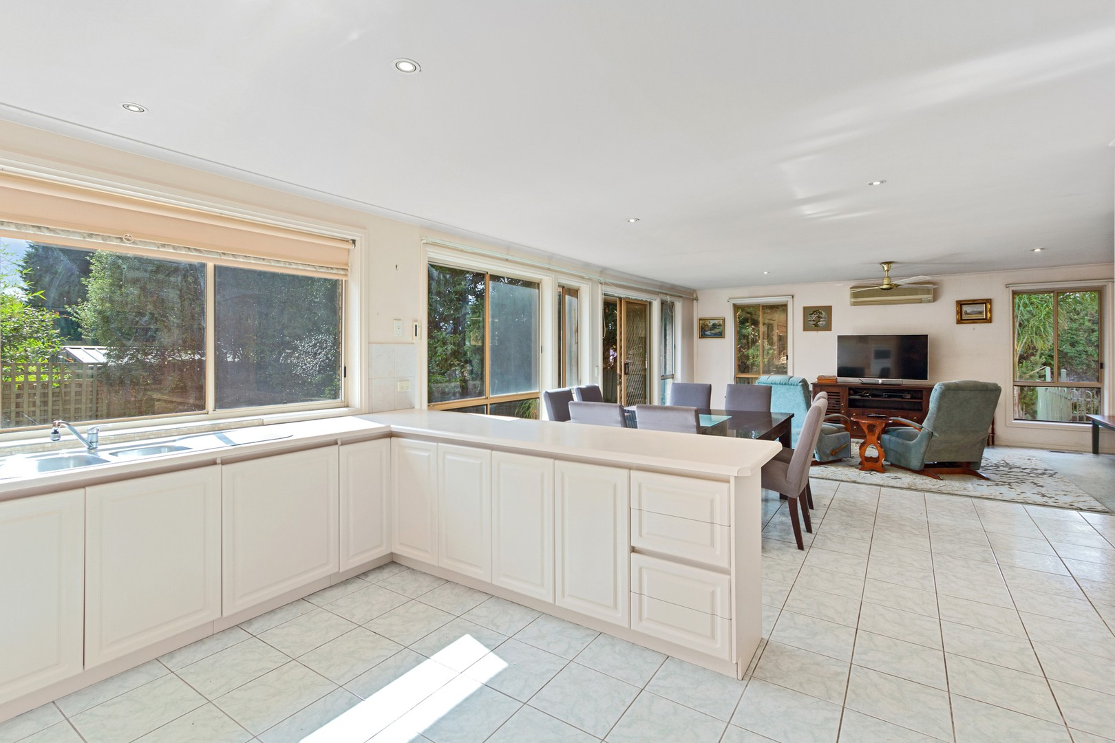 19 Eliza Close, Bayswater, VIC 3153, Bayswater - Thumbnail 4