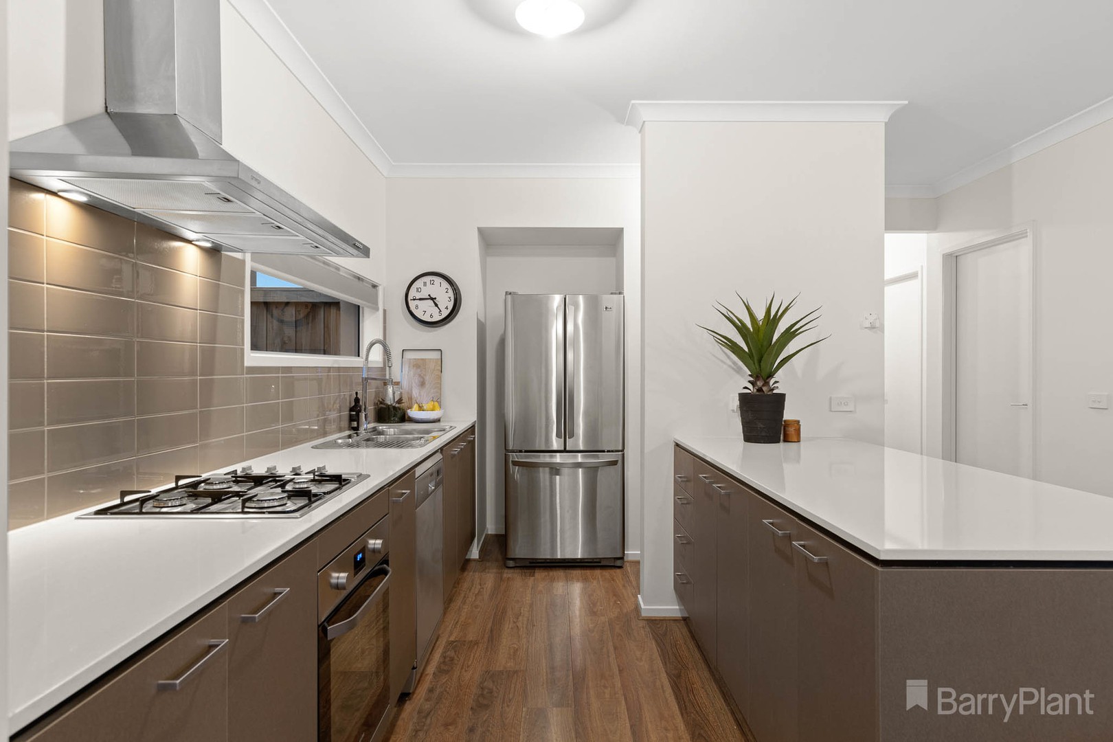 19 Elmtree Crescent, Clyde North, VIC 3978, Clyde North - Thumbnail 5