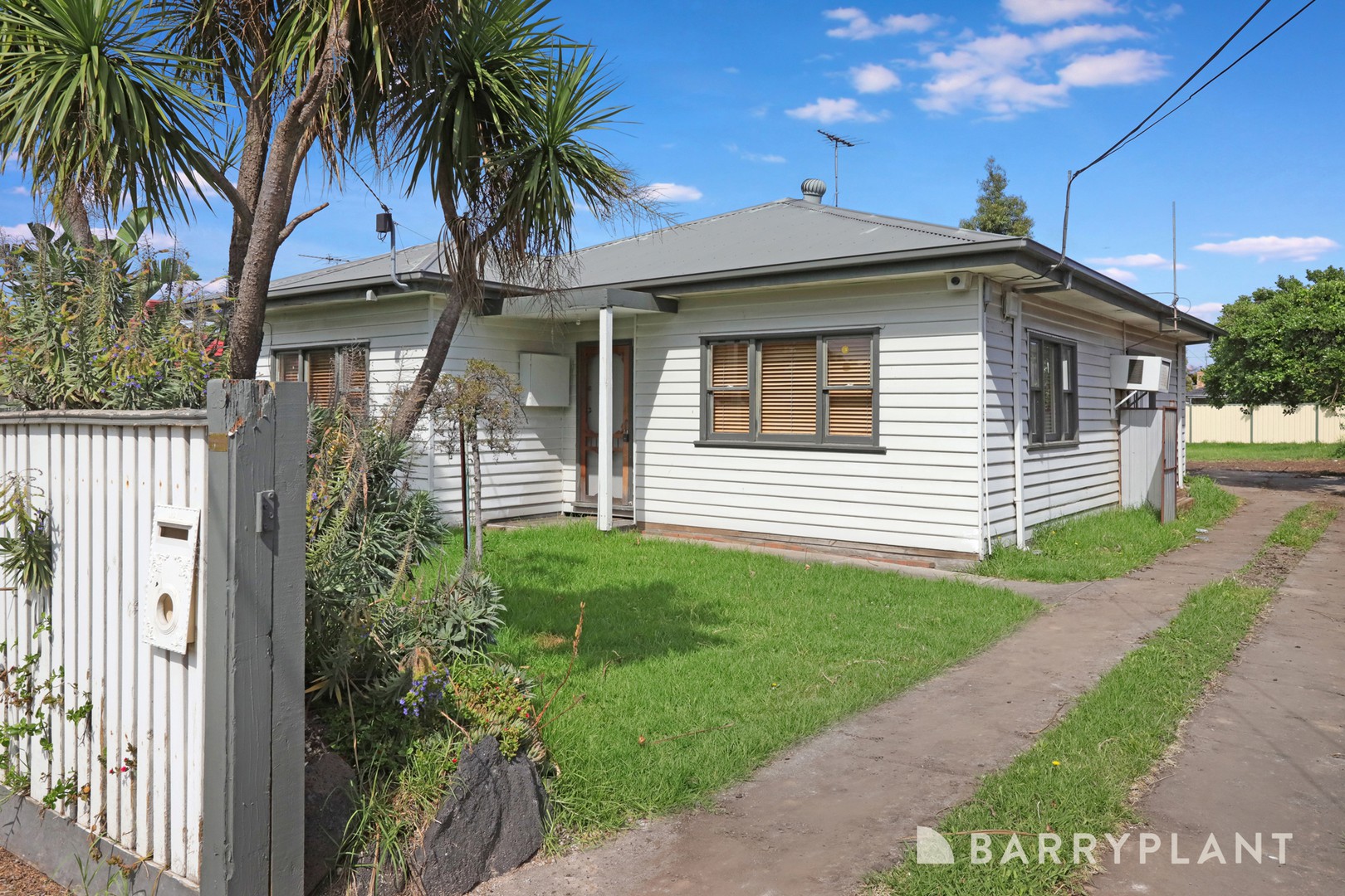 19 Ford Avenue, Sunshine North, VIC 3020 - Thumbnail 1 - 24/01/2024