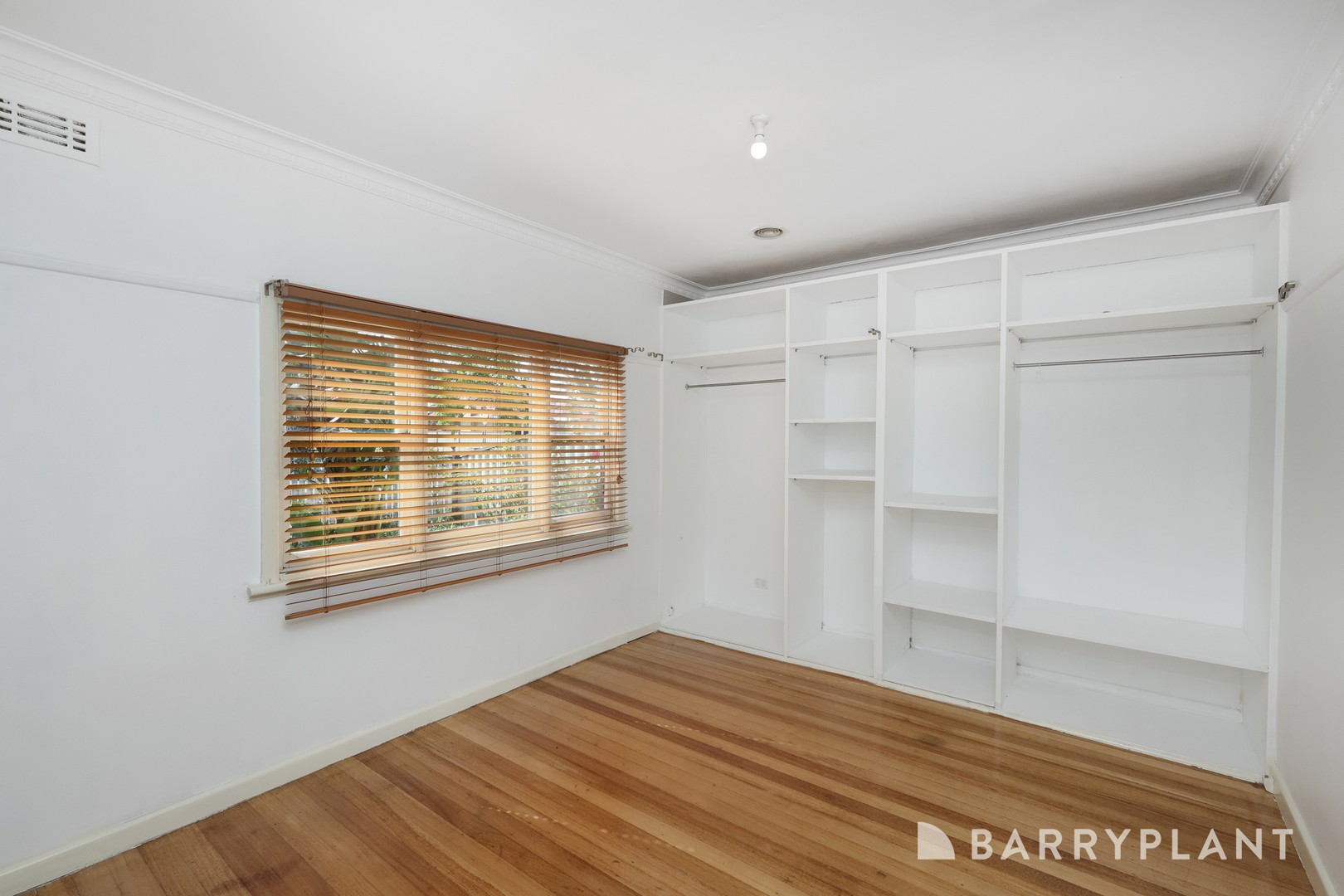 19 Ford Avenue, Sunshine North, VIC 3020 - Thumbnail 2 - 24/01/2024