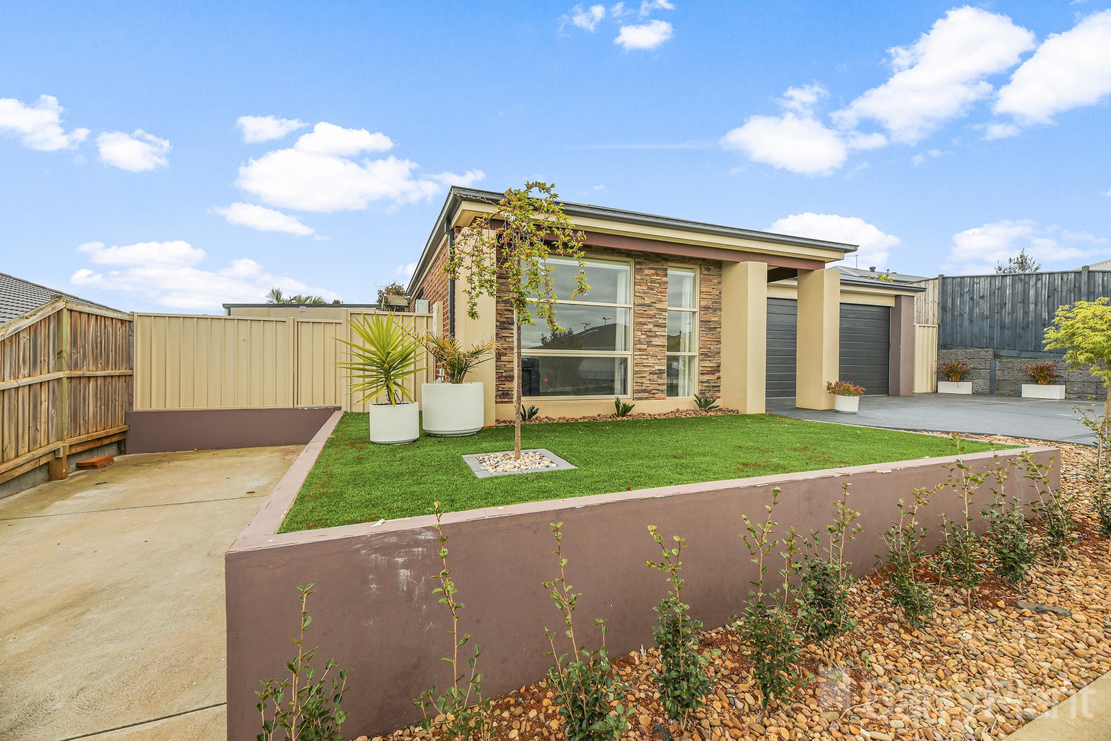 19 Golden Avenue, Warragul, VIC 3820, Warragul - Thumbnail 2