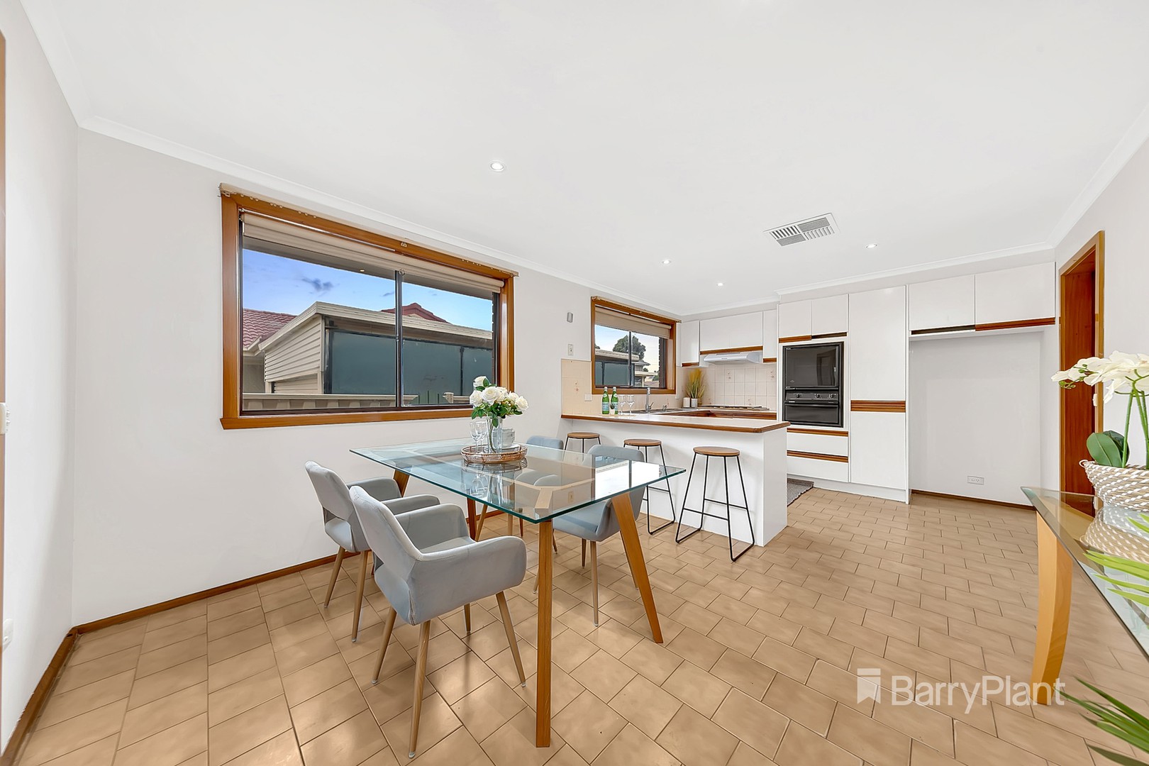 19 Golf Links Drive, Mill Park, VIC 3082, Mill Park - Thumbnail 2