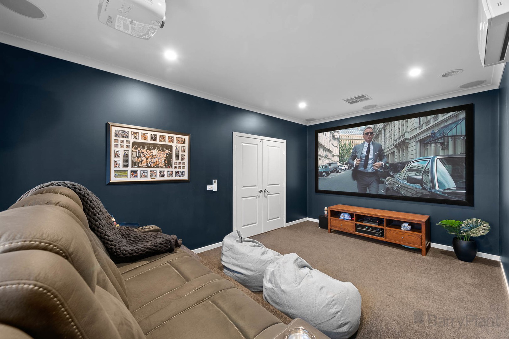 19 Hackney Circuit, Clyde North, VIC 3978, Clyde North - Thumbnail 4