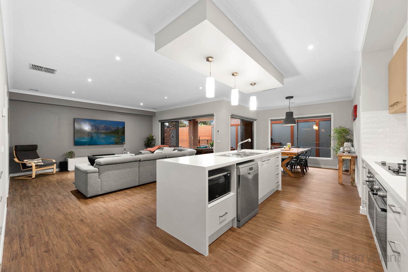 19 Hackney Circuit, Clyde North, VIC 3978, Clyde North - Thumbnail 5