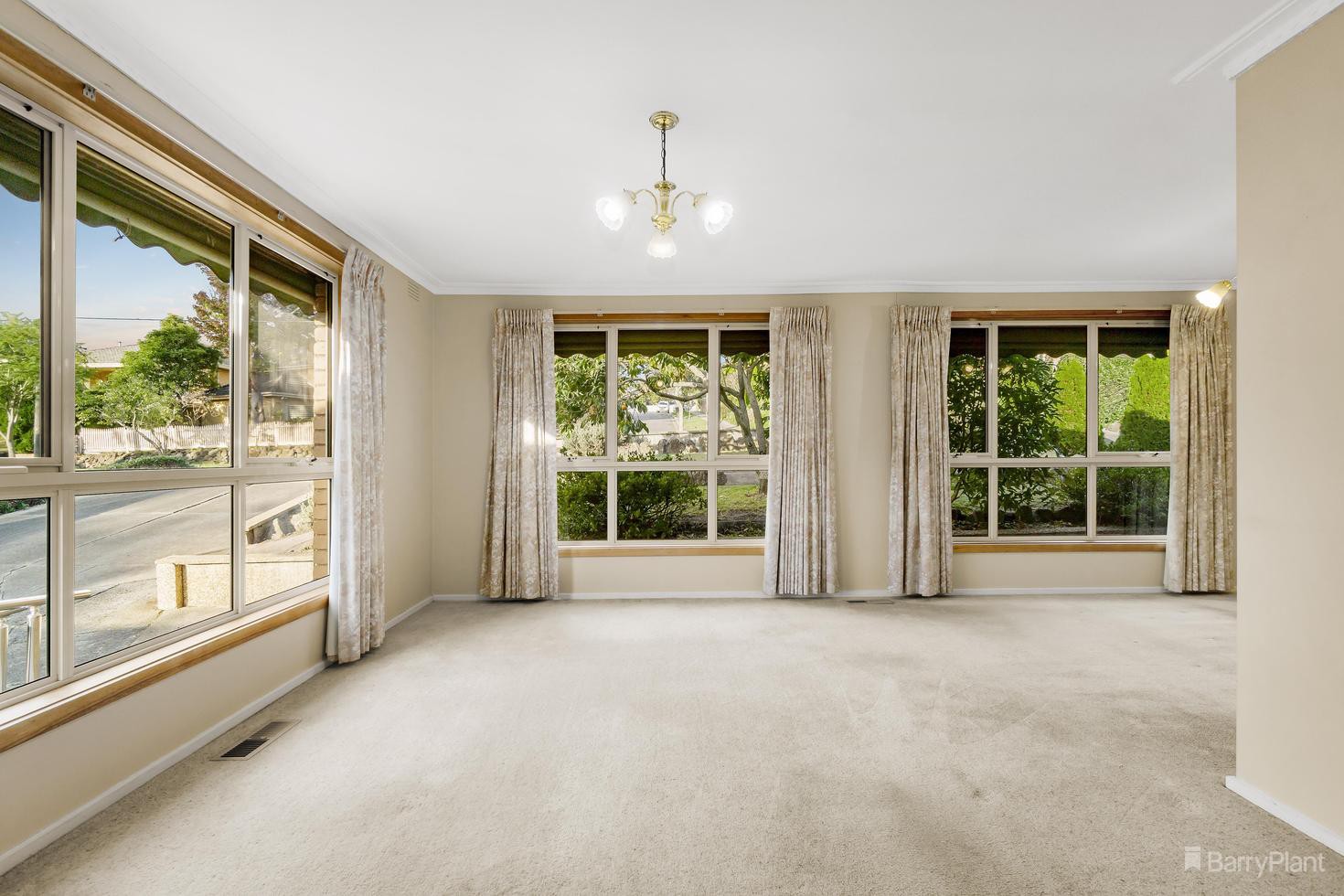 19 Harry Street, Doncaster East, VIC 3109, Doncaster East - Thumbnail 3
