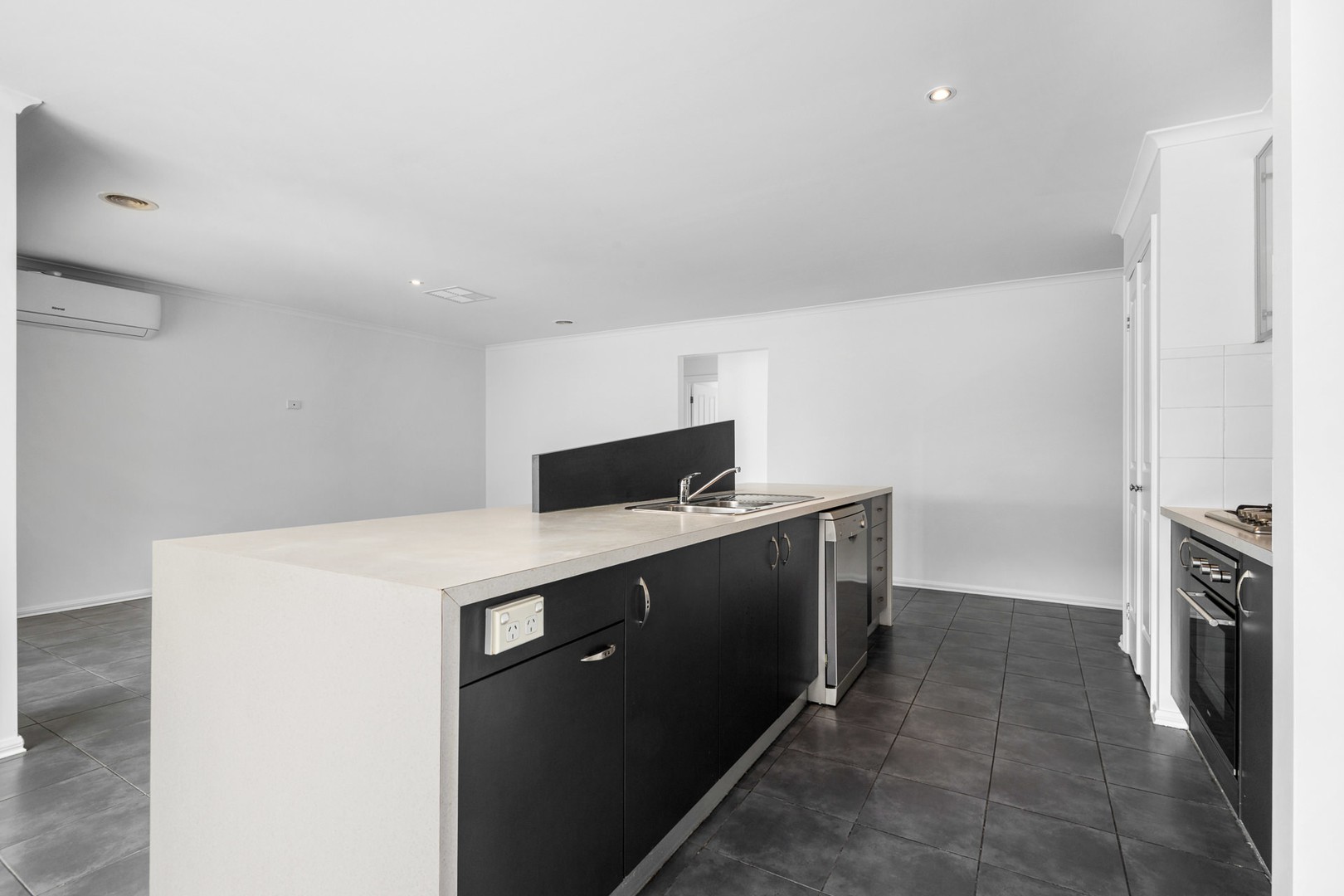 19 Haugh Street, Lovely Banks, VIC 3213 - Thumbnail 2 - 30/03/2026