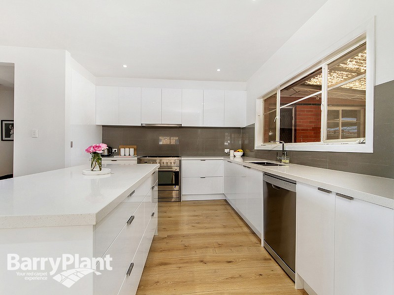 19 Henry Street, St Albans, VIC 3021, St Albans - Thumbnail 2