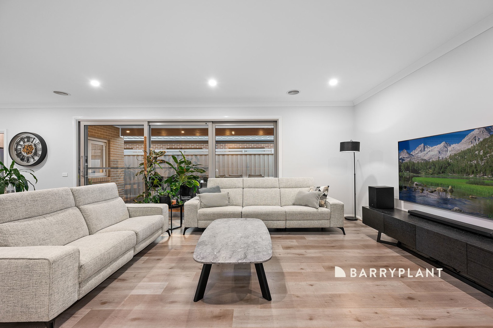 19 Heytesbury Drive, Officer South, VIC 3809 - Thumbnail 2 - 22/08/2024