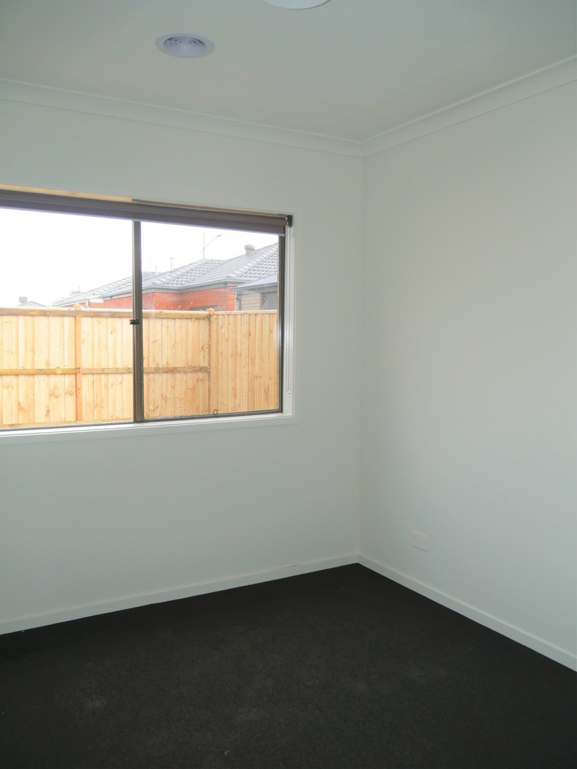 19 Longshanks Street, Thornhill Park, VIC 3335, Thornhill Park - Thumbnail 4