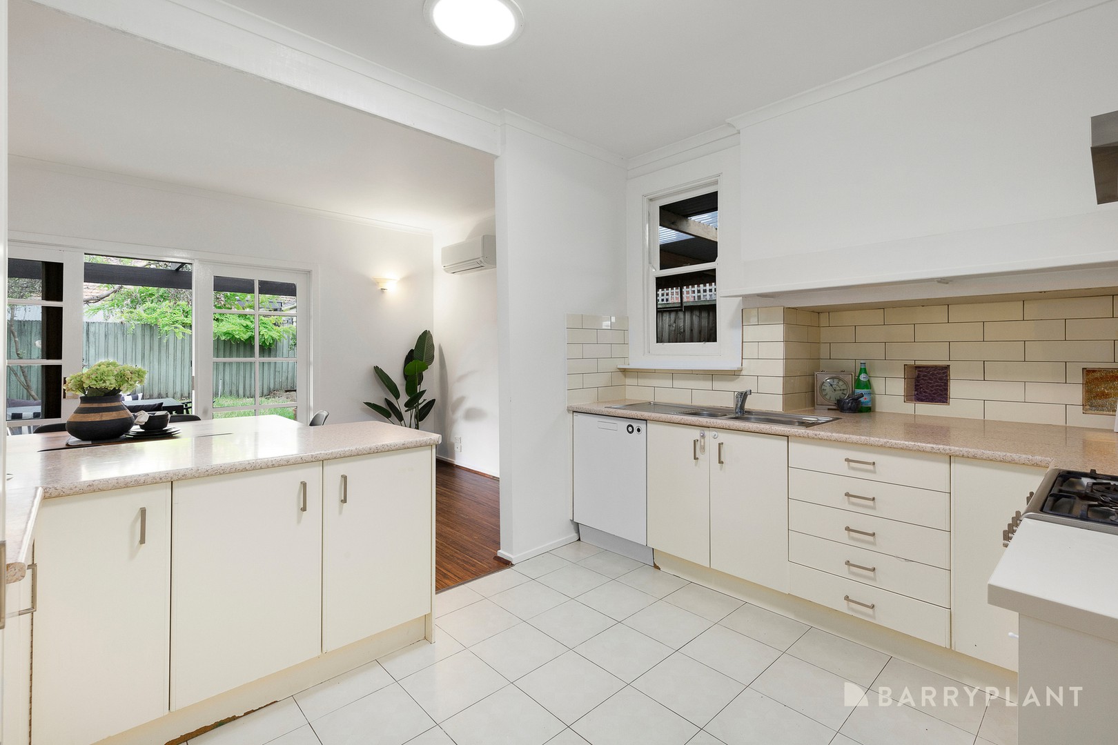 19 Lorensen Avenue, Coburg North, VIC 3058, Coburg North - Thumbnail 4