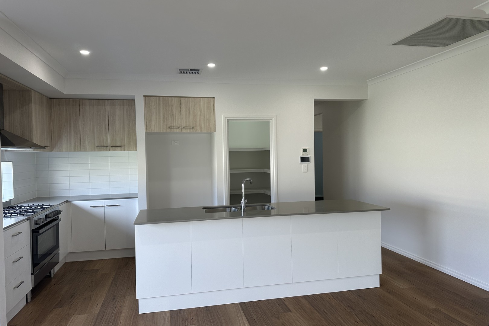 19 Luckymack Way, Mildura, VIC 3500, Mildura - Thumbnail 2