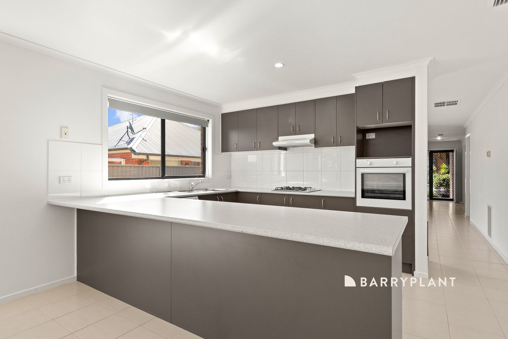 19 Macquarie Circuit, Pakenham, VIC 3810, Pakenham - Thumbnail 4