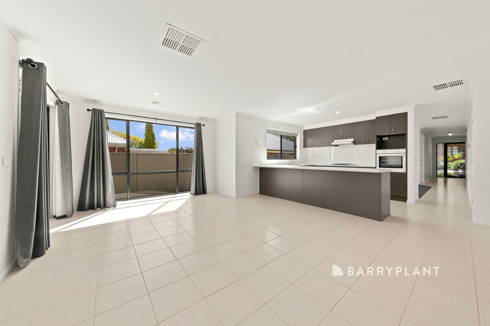 19 Macquarie Circuit, Pakenham, VIC 3810, Pakenham - Thumbnail 6