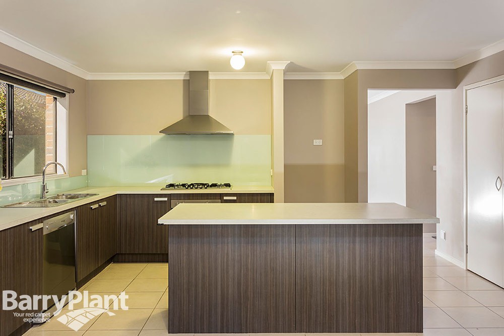 19 Malibu Boulevard, Point Cook, VIC 3030, Point Cook - Thumbnail 3