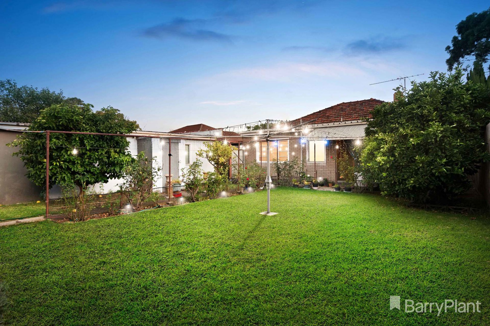19 Marsden Crescent, St Albans, VIC 3021, St Albans - Thumbnail 3
