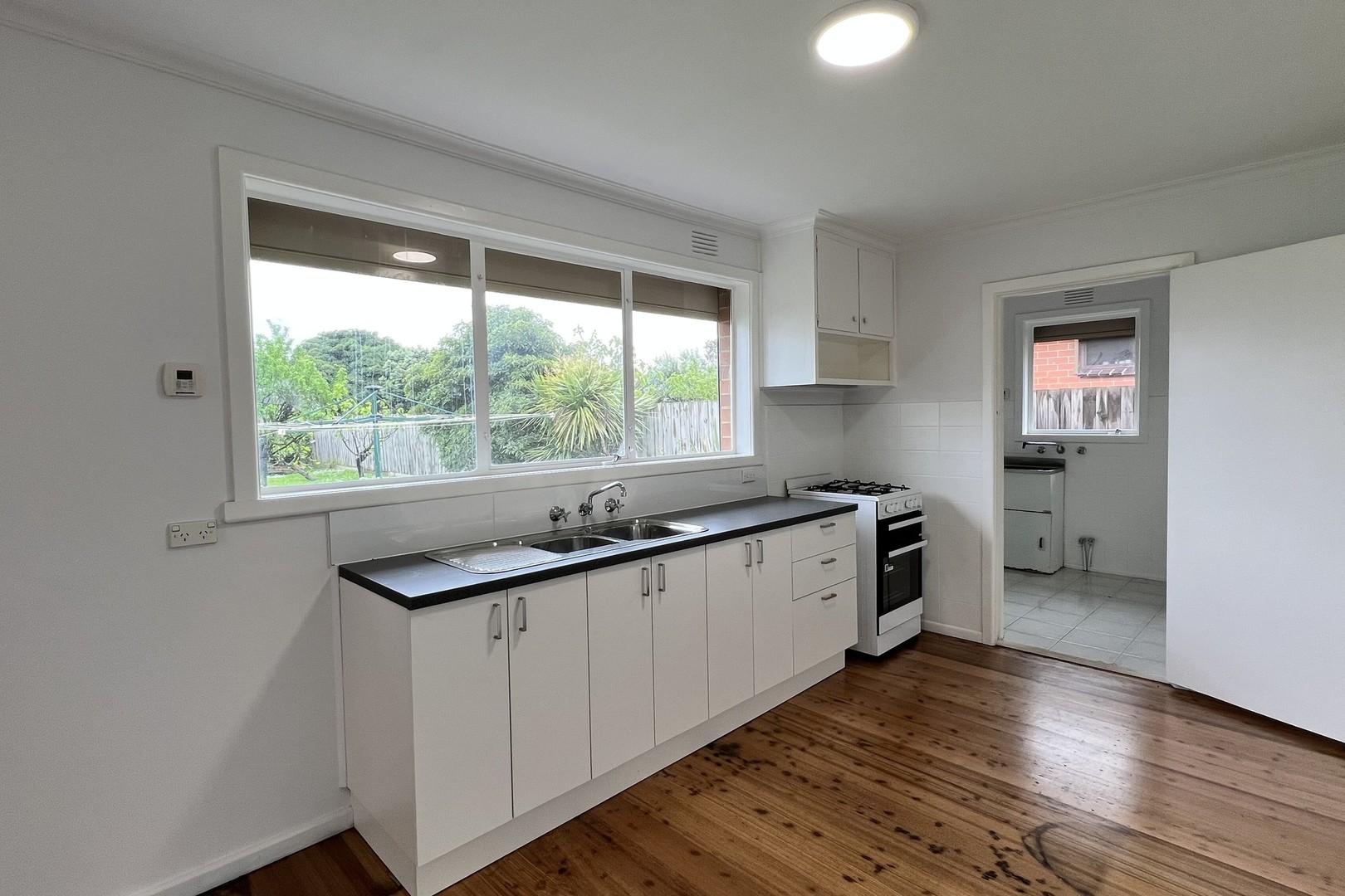 19 Mcshane Street, Reservoir, VIC 3073, Reservoir - Thumbnail 6
