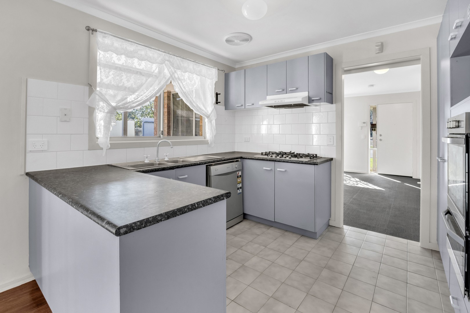 19 Newlyn Drive, Craigieburn, VIC 3064, Craigieburn - Thumbnail 4