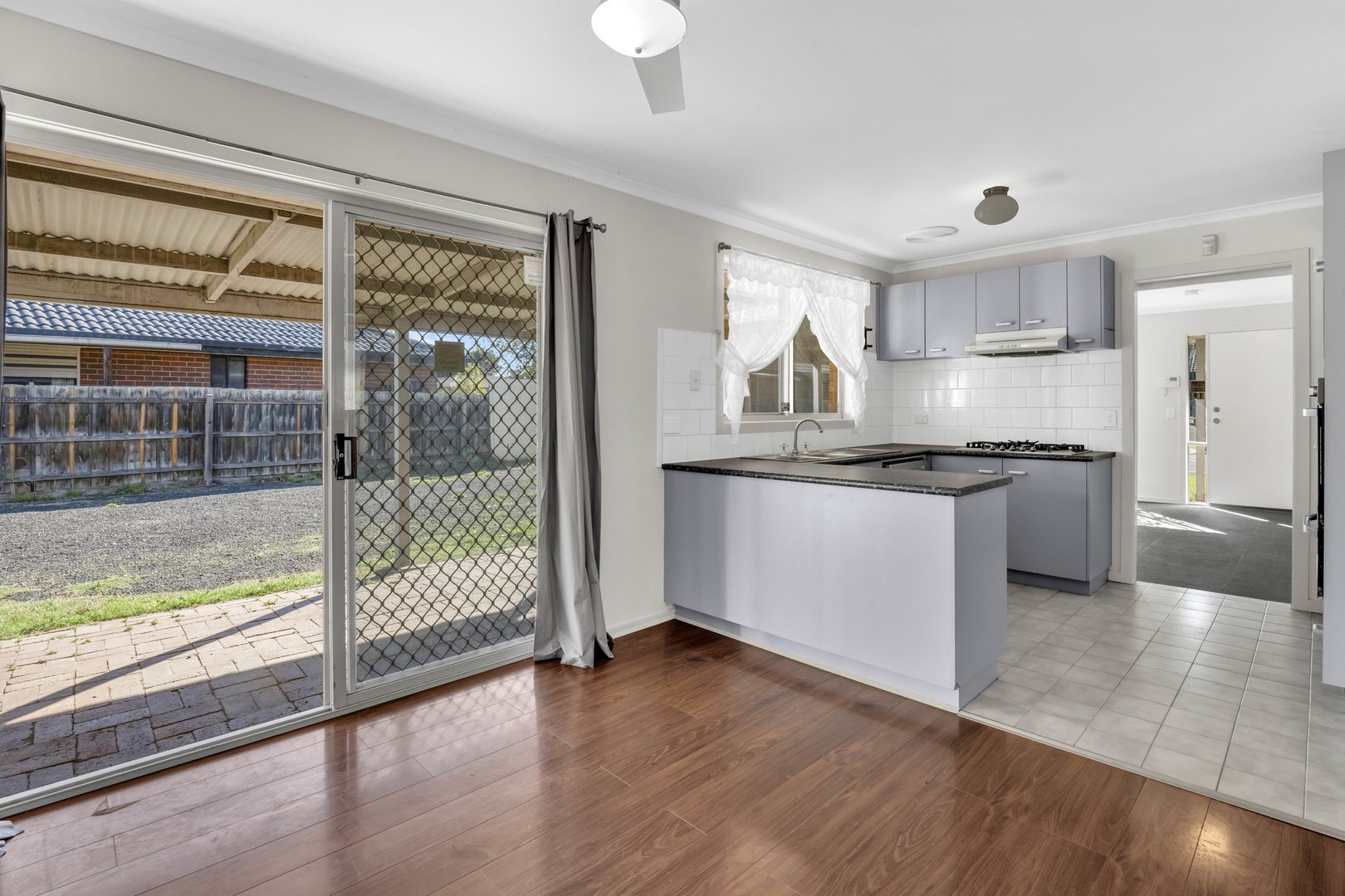 19 Newlyn Drive, Craigieburn, VIC 3064, Craigieburn - Thumbnail 5