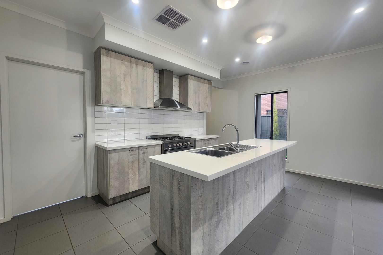 19 Noble Road, Rockbank, VIC 3335, Rockbank - Thumbnail 3