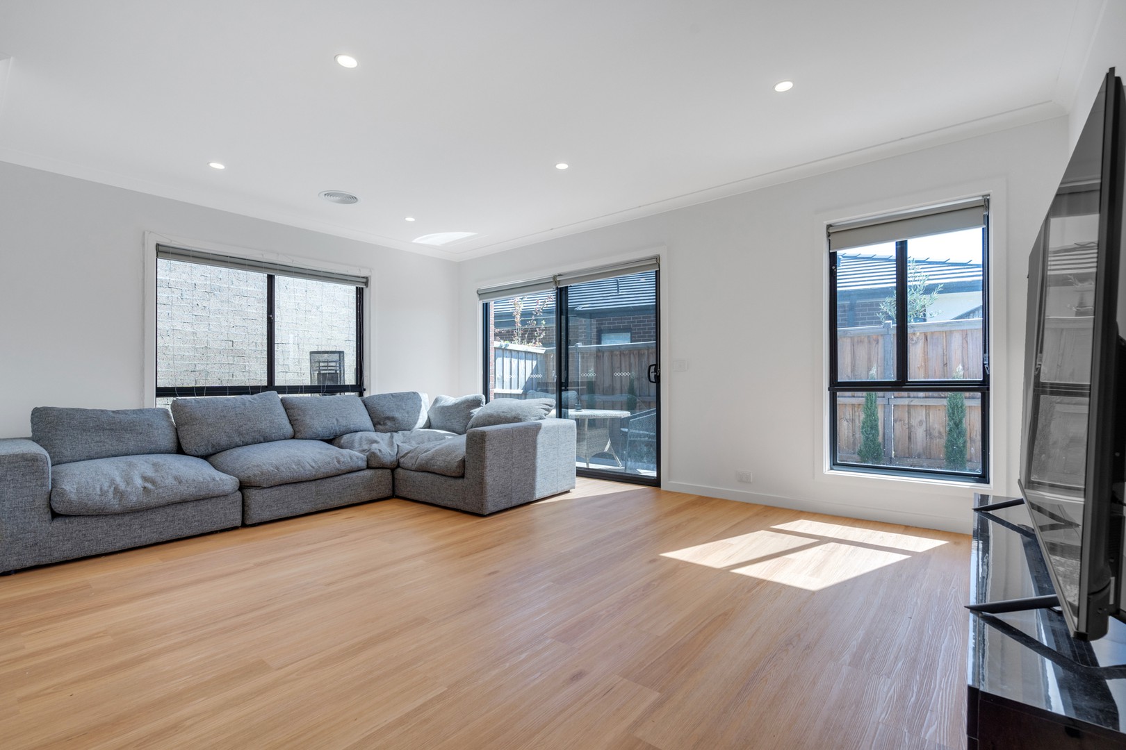 19 Oakham Street, Donnybrook, VIC 3064, Donnybrook - Thumbnail 3