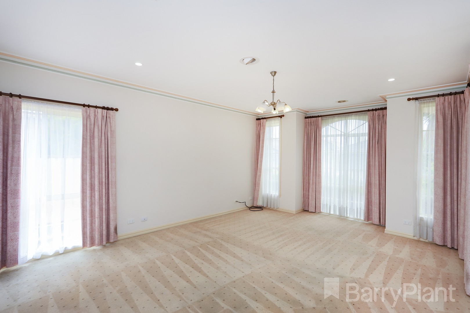 19 Peter Drive, Sunshine West, VIC 3020, Sunshine West - Thumbnail 3