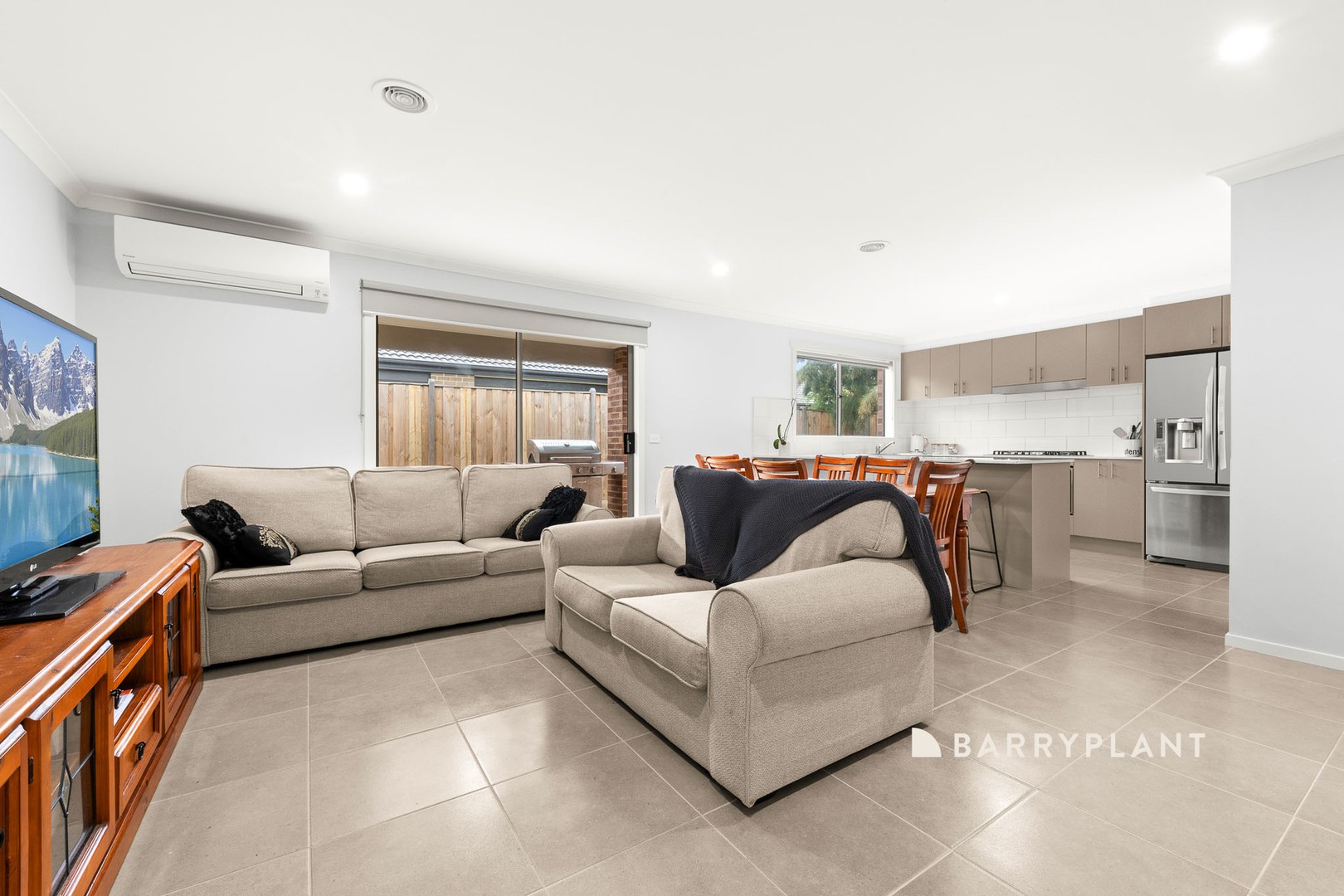 19 Renoir Avenue, Pakenham, VIC 3810, Pakenham - Thumbnail 3