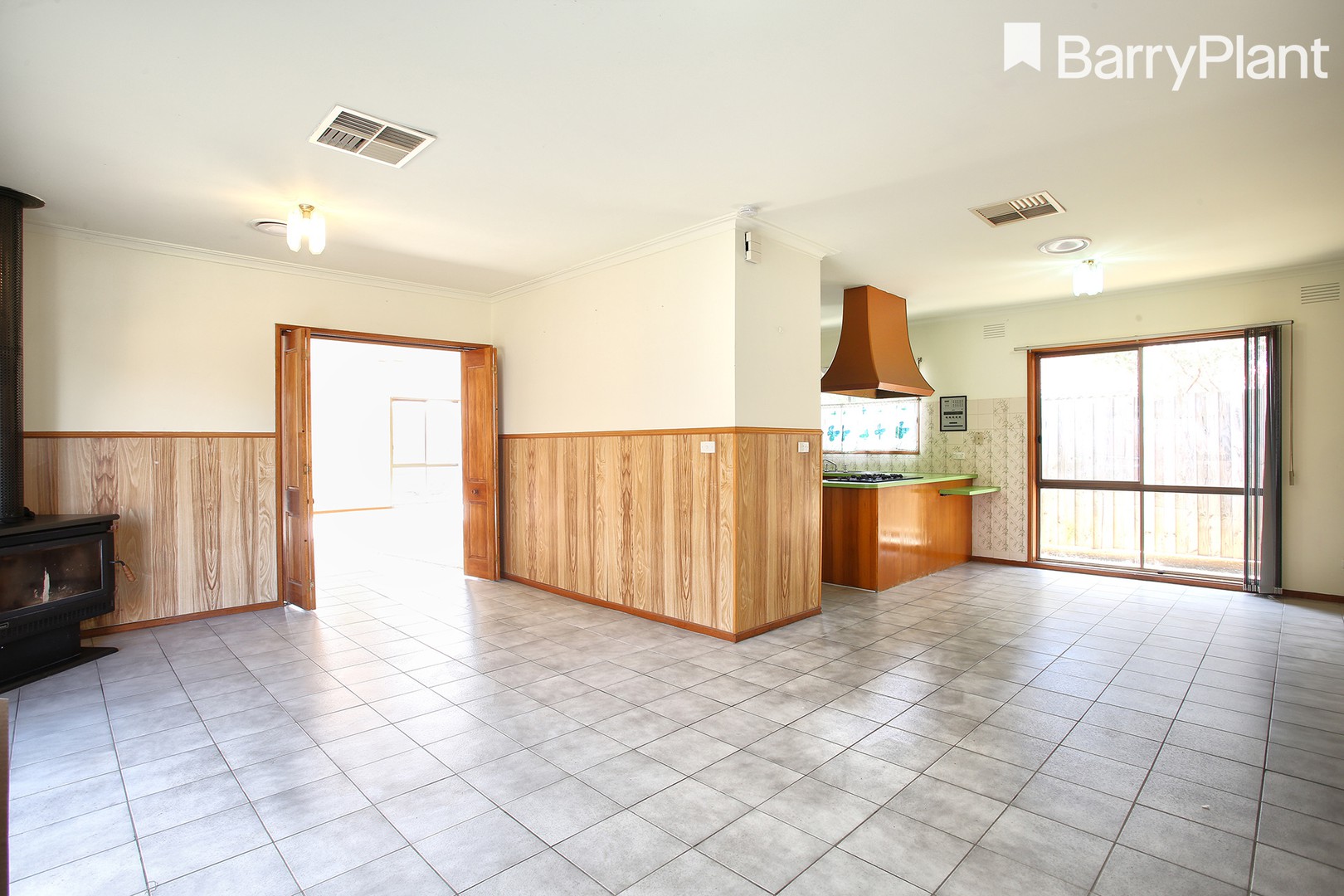 19 Roberts Road, Cranbourne, VIC 3977 - Thumbnail 2 - 14/07/2020