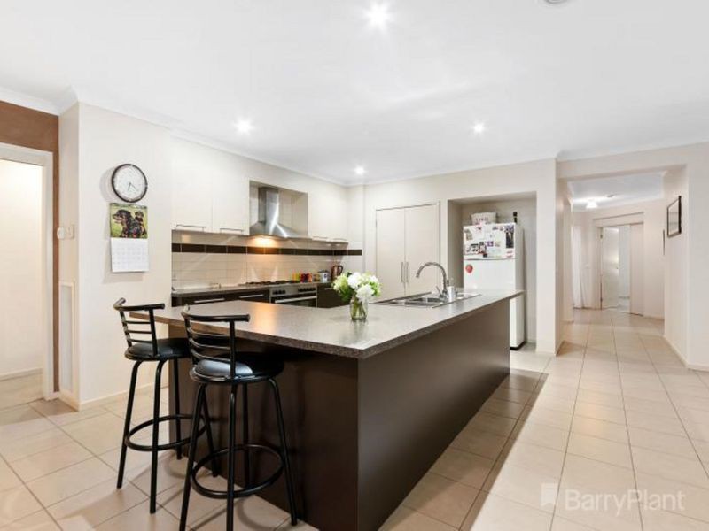 19 Shearwater Drive, Pakenham, VIC 3810, Pakenham - Thumbnail 3