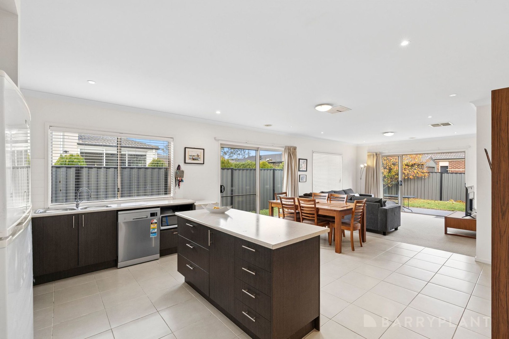 19 Soaring Road, Tarneit, VIC 3029, Tarneit - Thumbnail 7