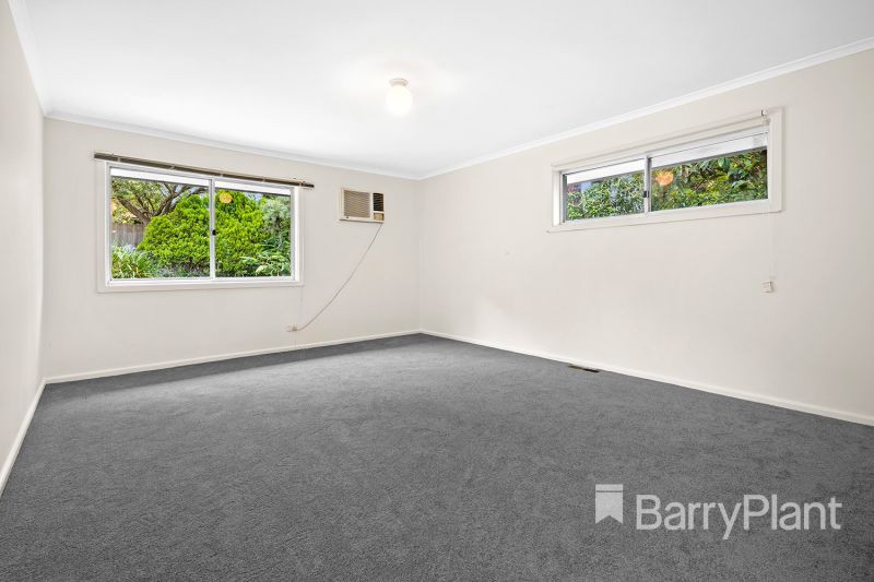 19 Stephen Crescent, Croydon, VIC 3136, Croydon - Thumbnail 2