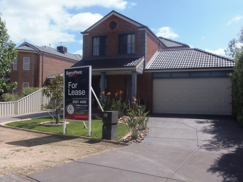 19 Stoke Heath Way, Caroline Springs, VIC 3023 - Thumbnail 1 - 13/09/2022