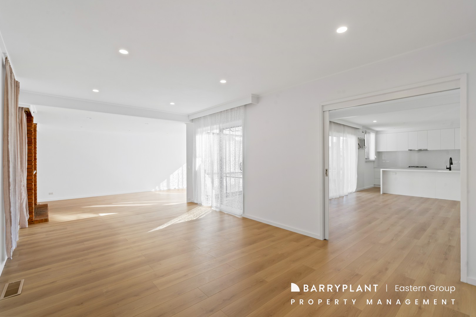 19 Stutt Avenue, Doncaster, VIC 3108, Doncaster - Thumbnail 4
