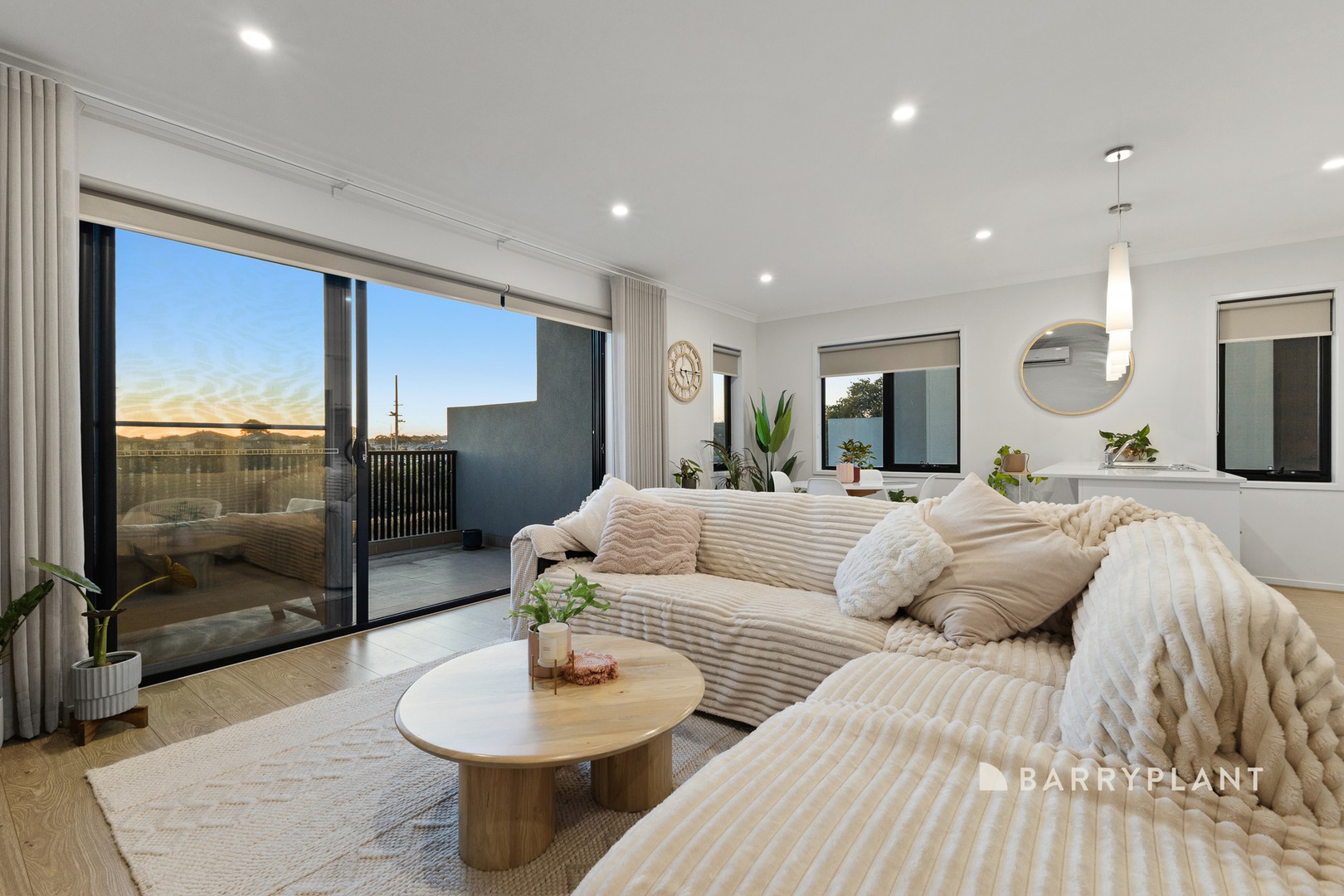 19 Tagore Walk, Officer, VIC 3809, Officer - Thumbnail 5