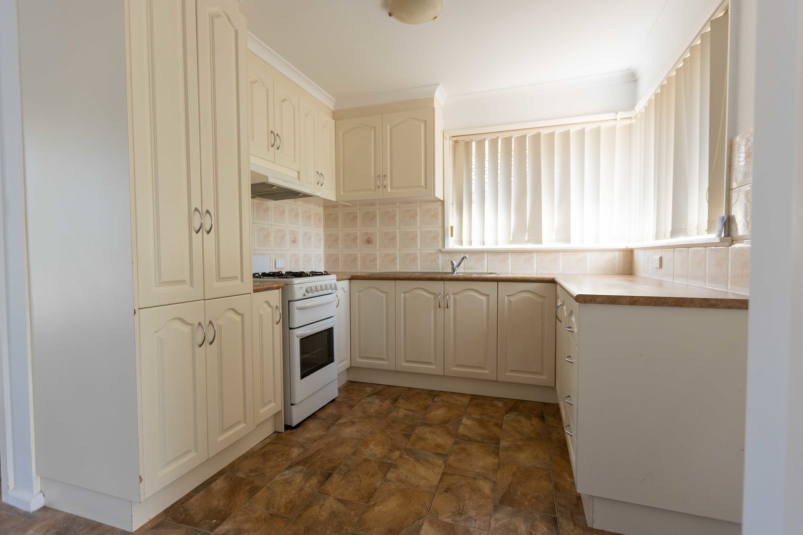 19 Talbot Avenue, Thomastown, VIC 3074 - Thumbnail 1 - 25/01/2022