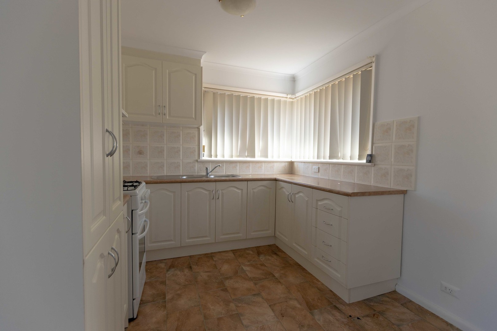 19 Talbot Avenue, Thomastown, VIC 3074 - Thumbnail 2 - 25/01/2022