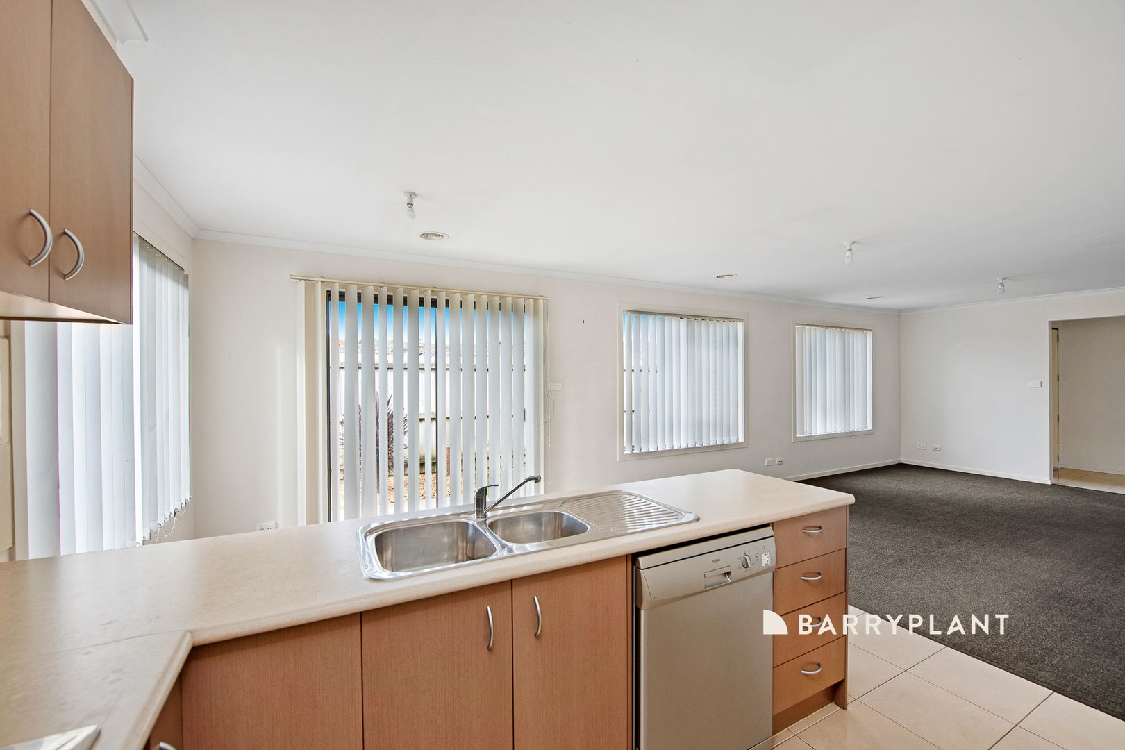 19 Tamar Street, Pakenham, VIC 3810 - Thumbnail 2 - 08/01/2025