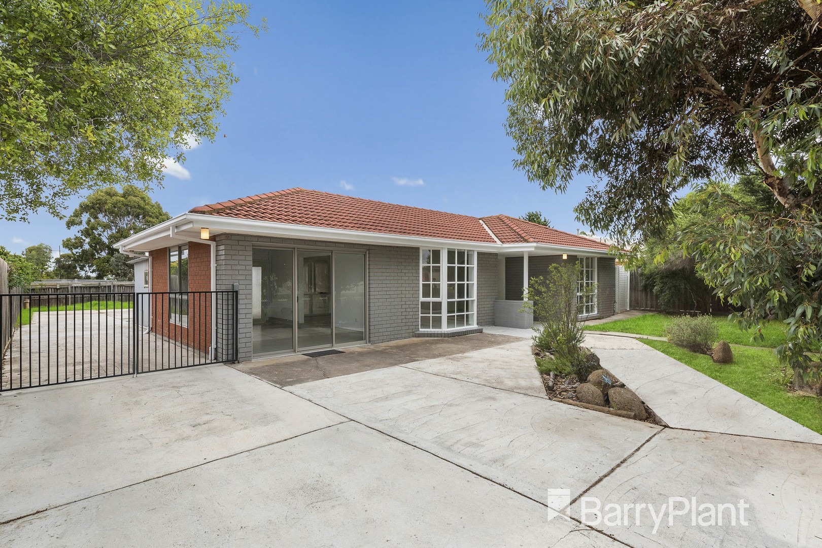 19 Trethowan Avenue, Melton West, VIC 3337, Melton West - Thumbnail 2