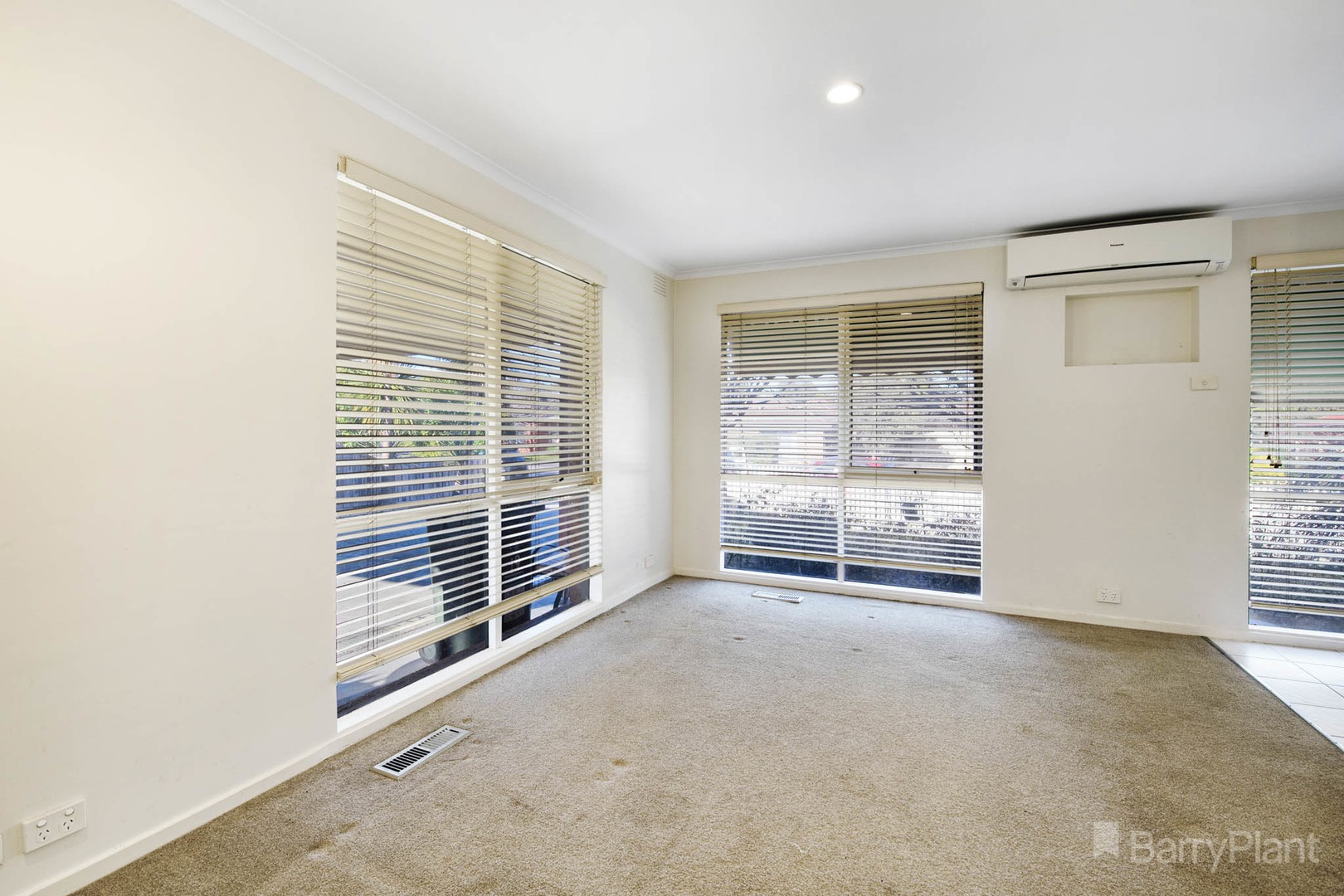 19 Upton Crescent, Narre Warren, VIC 3805, Narre Warren - Thumbnail 2