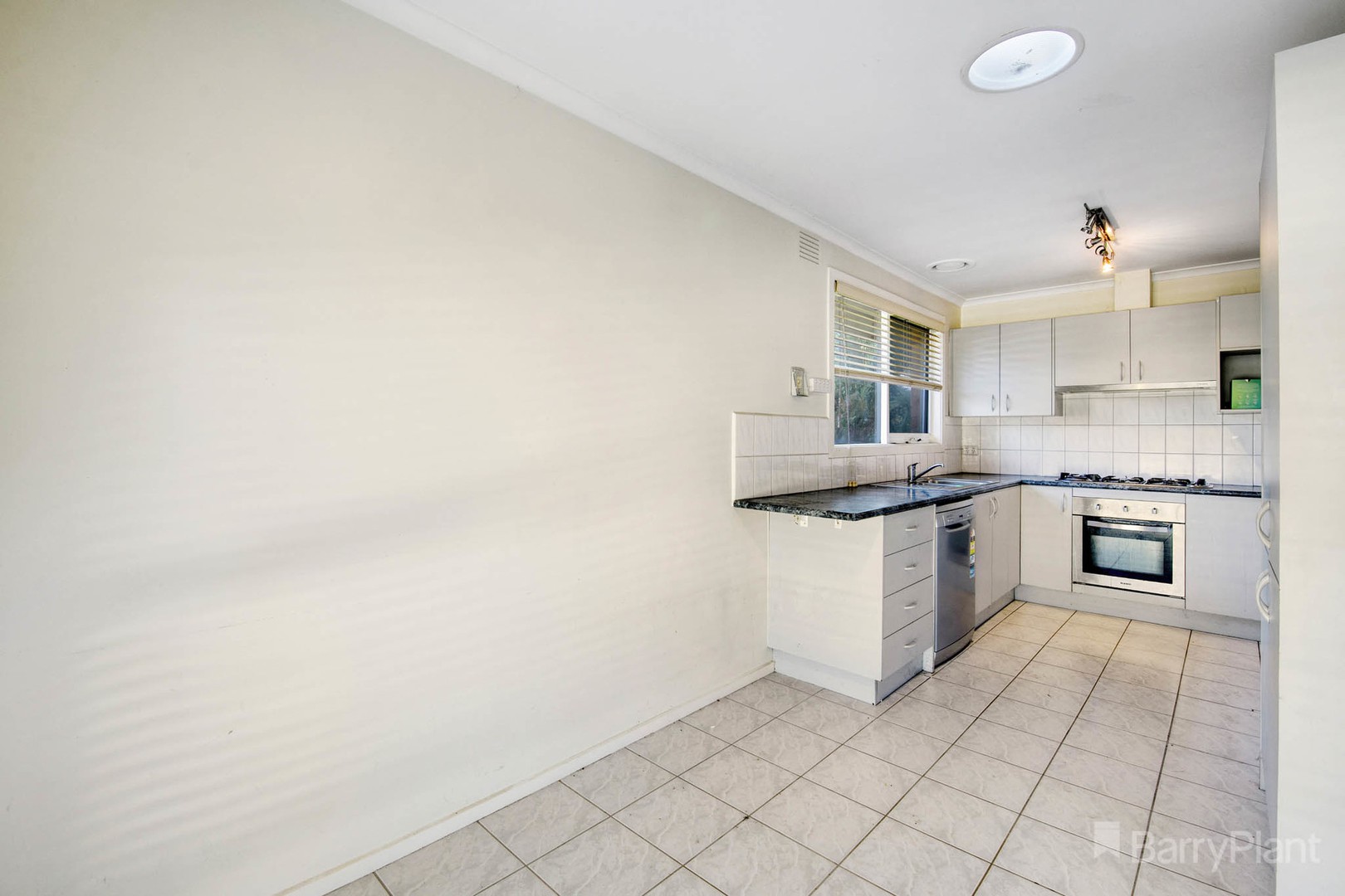 19 Upton Crescent, Narre Warren, VIC 3805, Narre Warren - Thumbnail 4