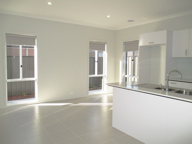 19 Victorking Drive, Point Cook, VIC 3030, Point Cook - Thumbnail 4
