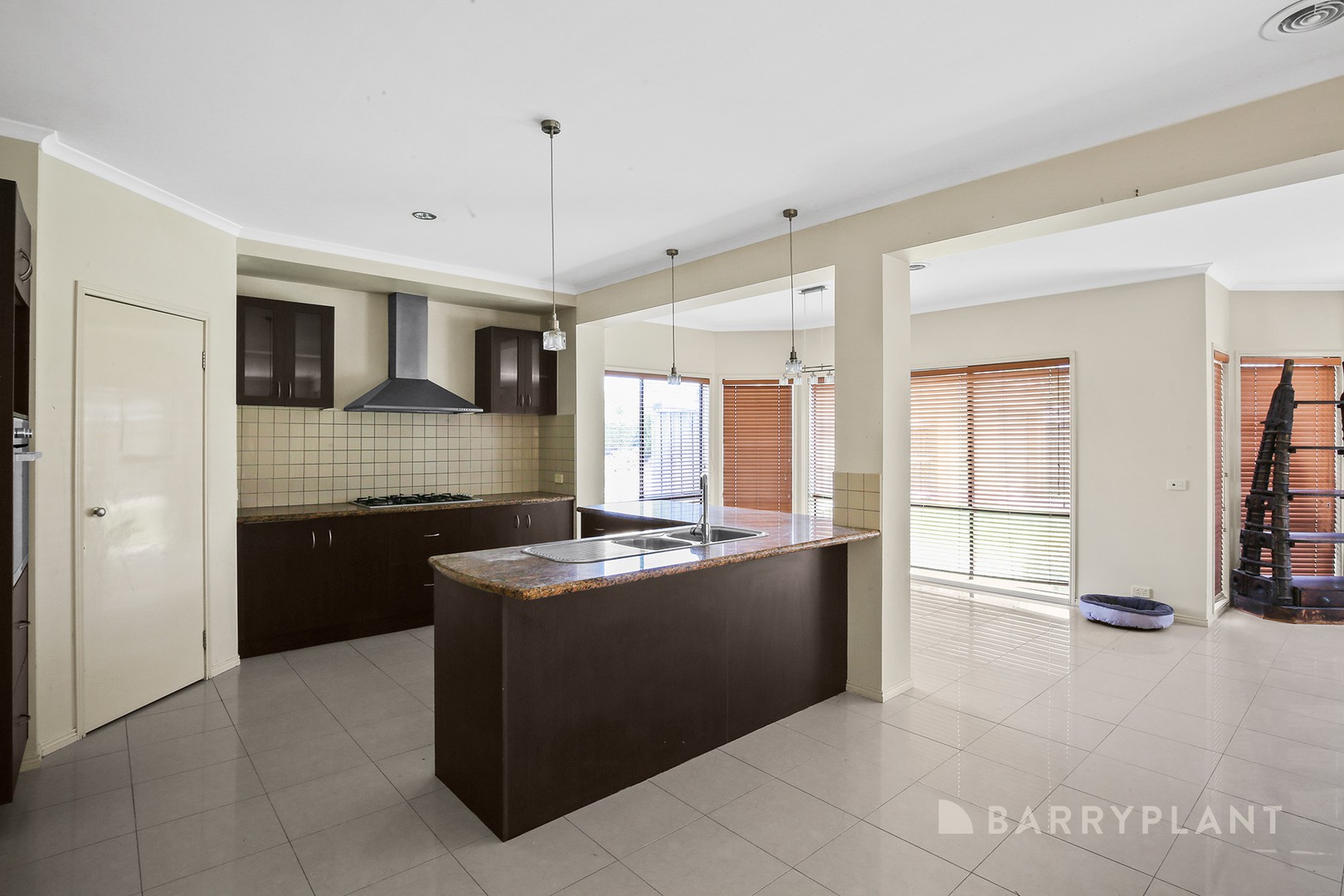 19 Viewpark Circuit, Narre Warren South, VIC 3805, Narre Warren South - Thumbnail 3