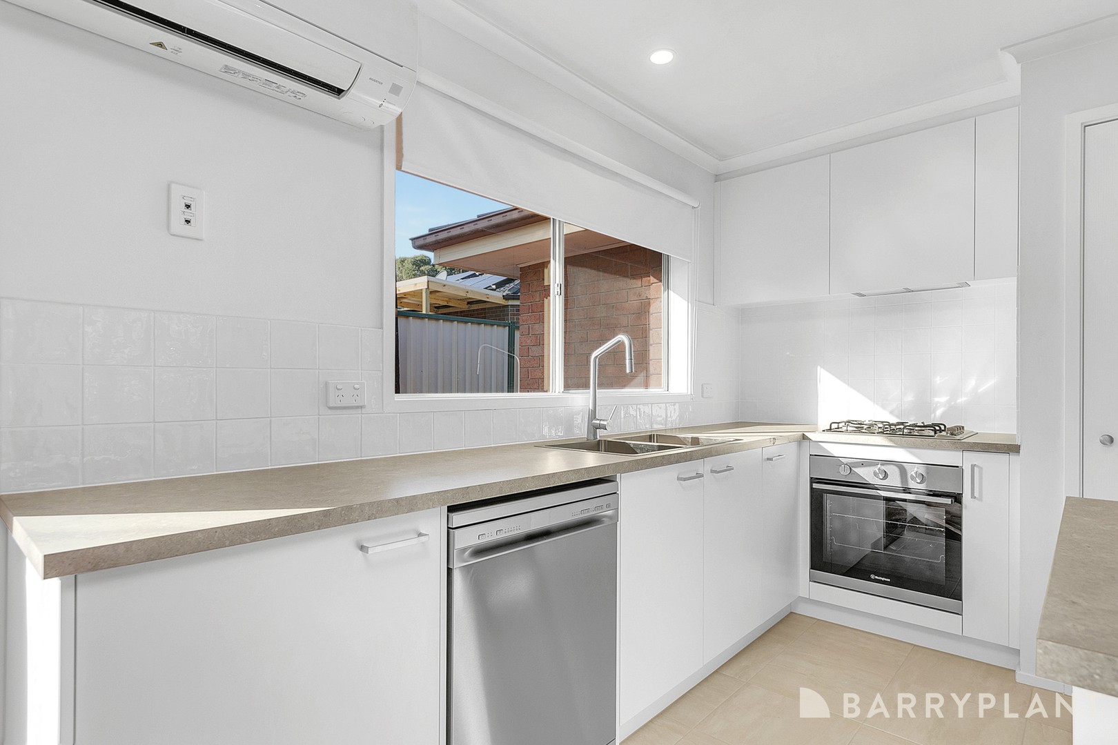 19 Wallaby Walk, South Morang, VIC 3752, South Morang - Thumbnail 5