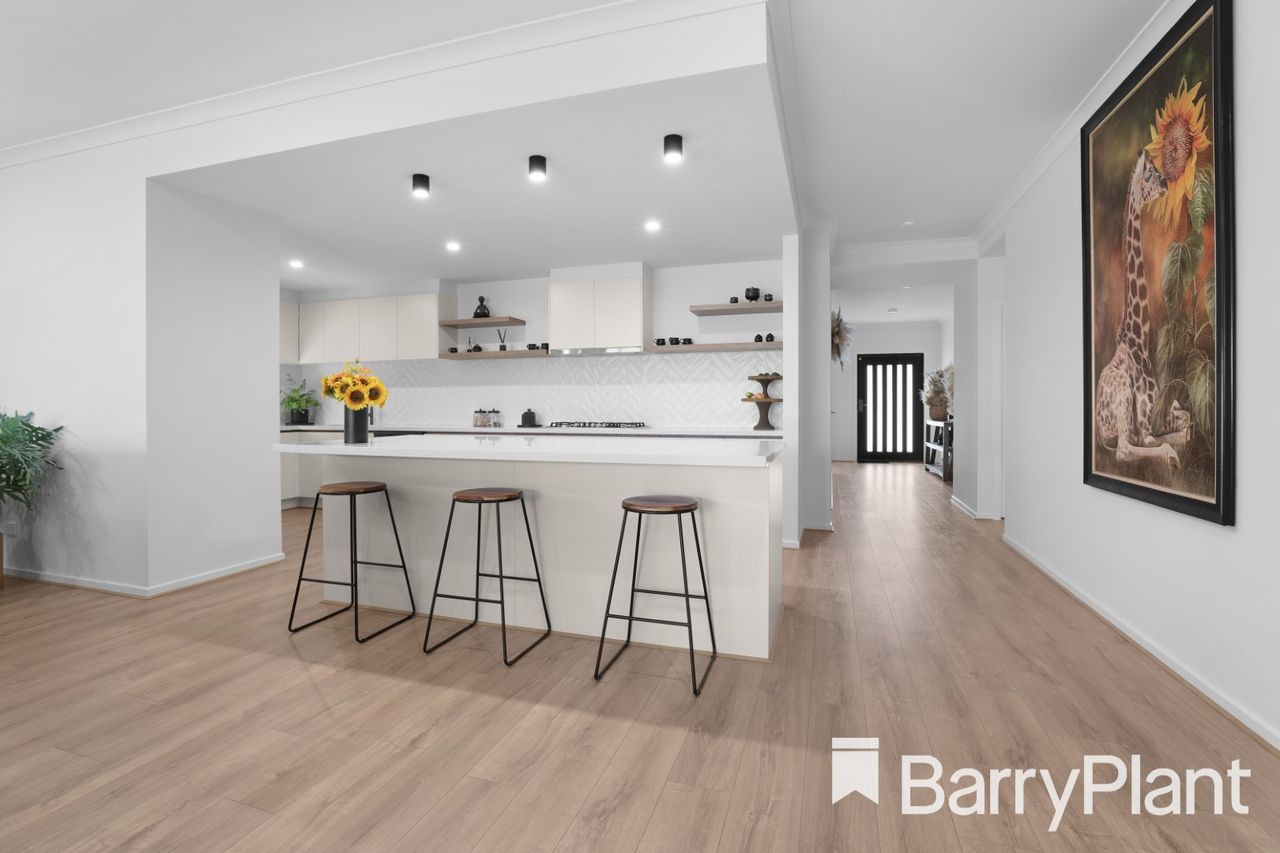 19 Wellingford Road, Clyde North, VIC 3978, Clyde North - Thumbnail 2