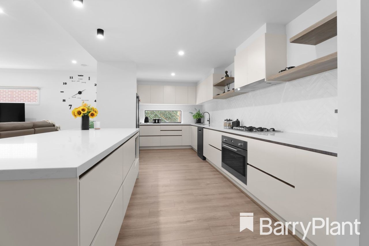 19 Wellingford Road, Clyde North, VIC 3978, Clyde North - Thumbnail 5