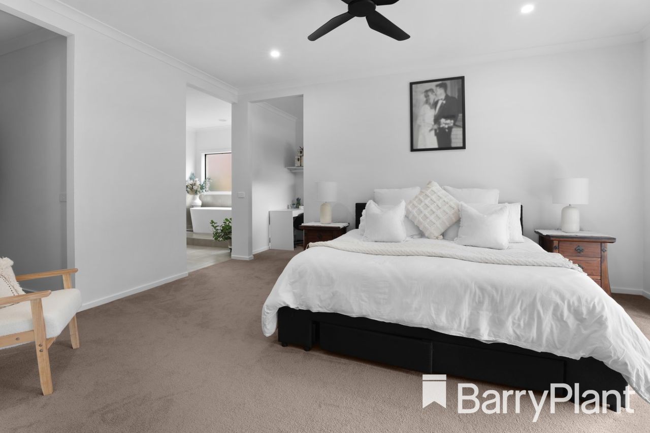 19 Wellingford Road, Clyde North, VIC 3978, Clyde North - Thumbnail 6