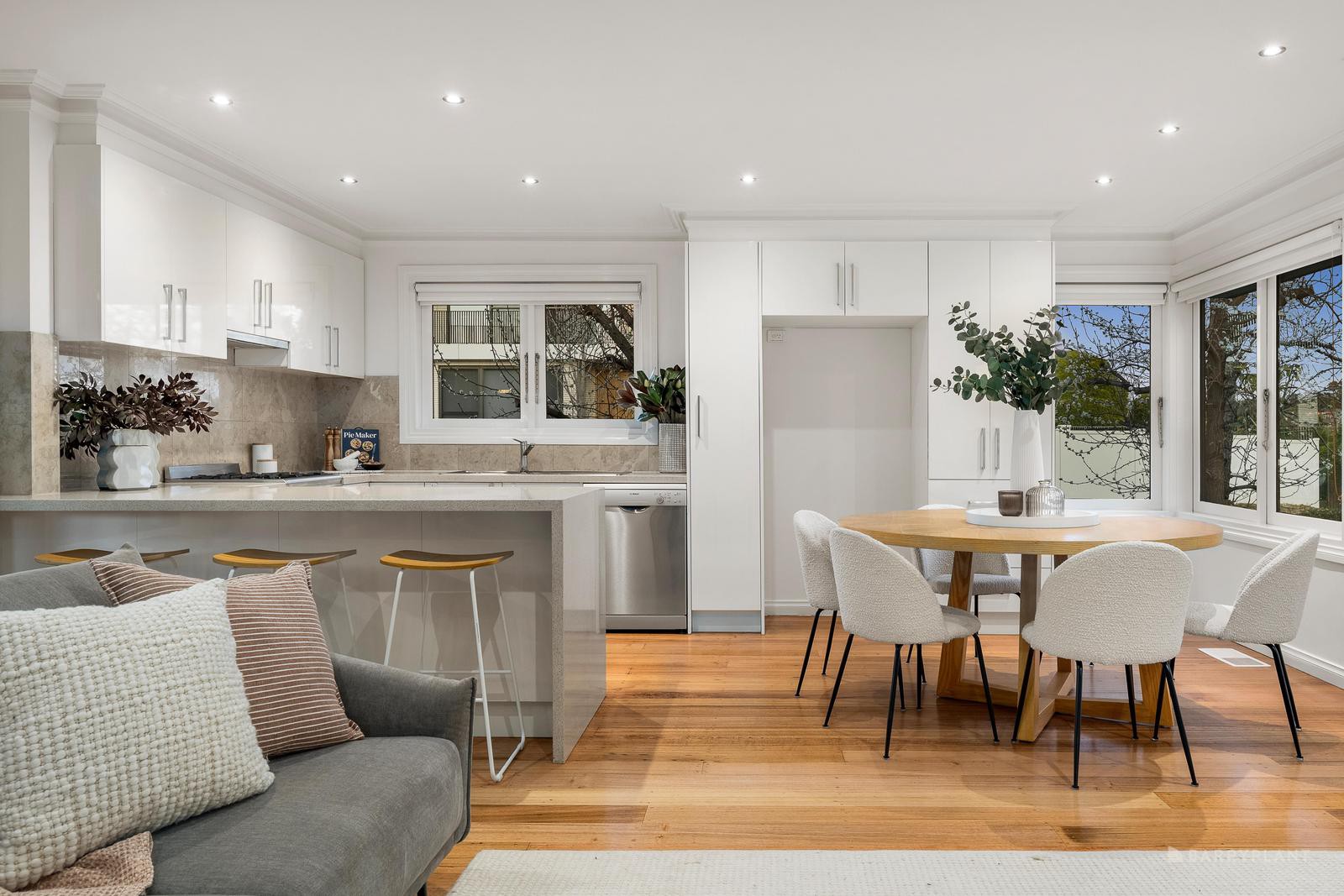 19 Westwood Drive, Bulleen, VIC 3105, Bulleen - Thumbnail 2