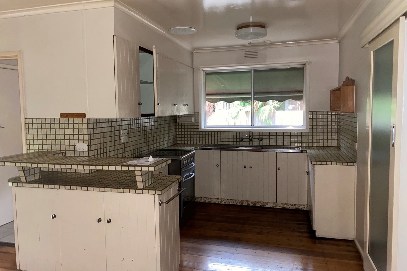 19 White Road, Wantirna South, VIC 3152, Wantirna South - Thumbnail 2