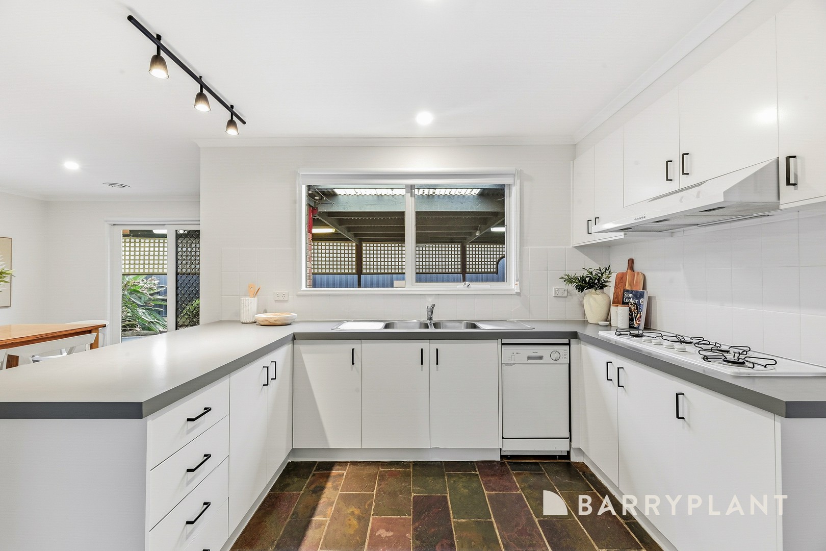 19 Wimmera Court, Berwick, VIC 3806, Berwick - Thumbnail 7